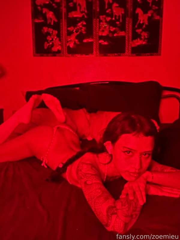 zoemieu image #3