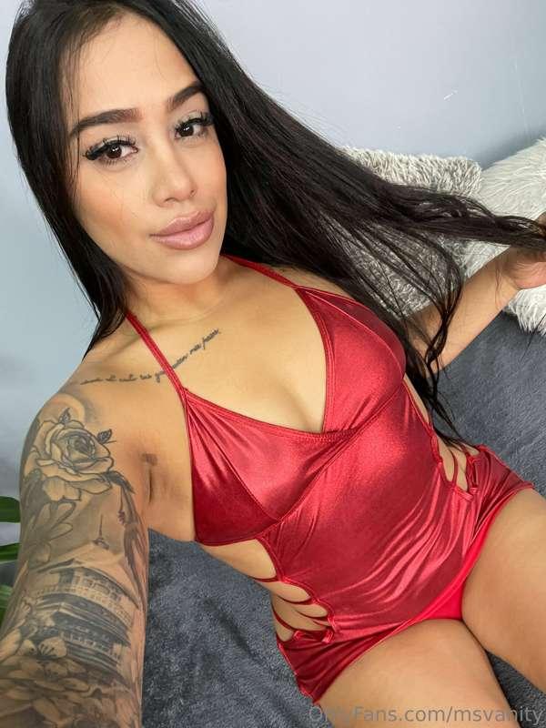 do you like me when im wearing red lingerie?💋🤤