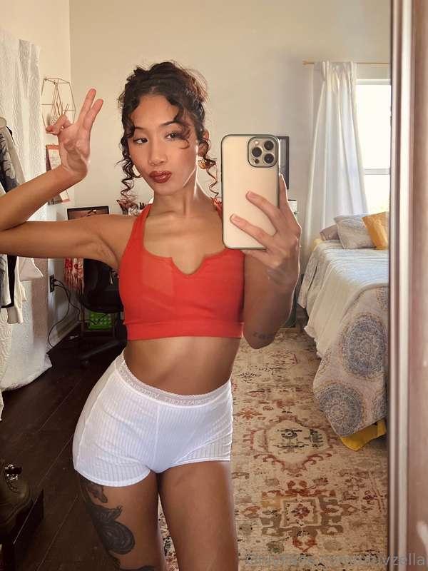 some mirror pics in my favorite types of shorts to lounge in..