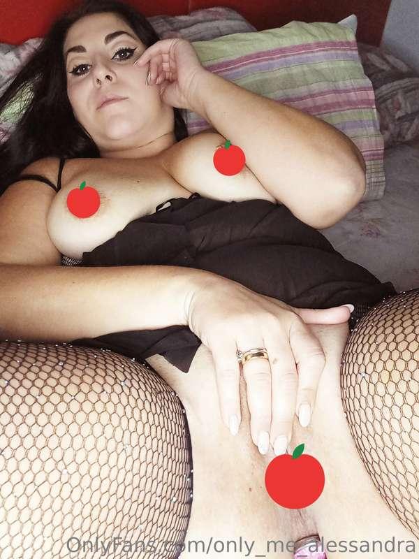 happy titty tuesday, eat my apples and i send you a hot vide..