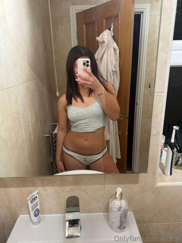 https://www.tiktok.com/@katyrobertsonmain43?_t=8qqAD2G0kgy&_..