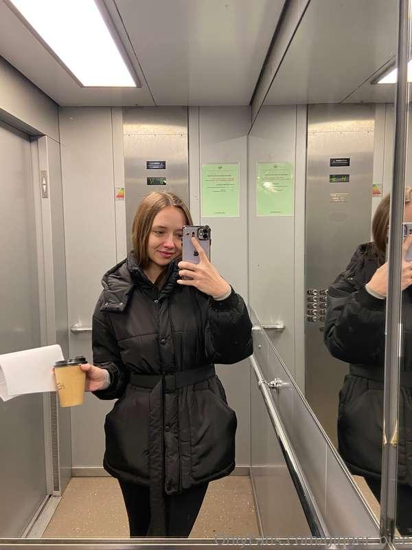 Decided that today I prefer coffeeshop to homemade🍓💕