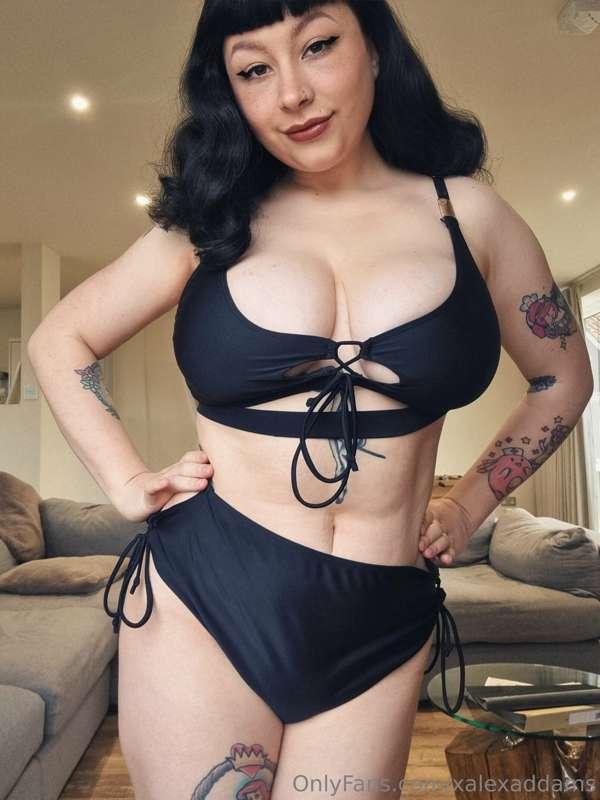 take me swimming on the first date? 🤣💗
