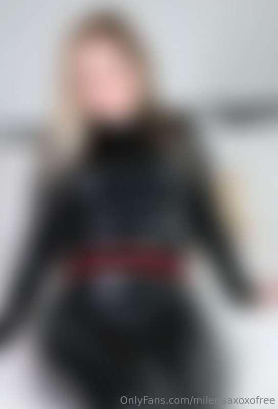 How do you like my Thick, Curvy Body in Tight, Shiny Leather..