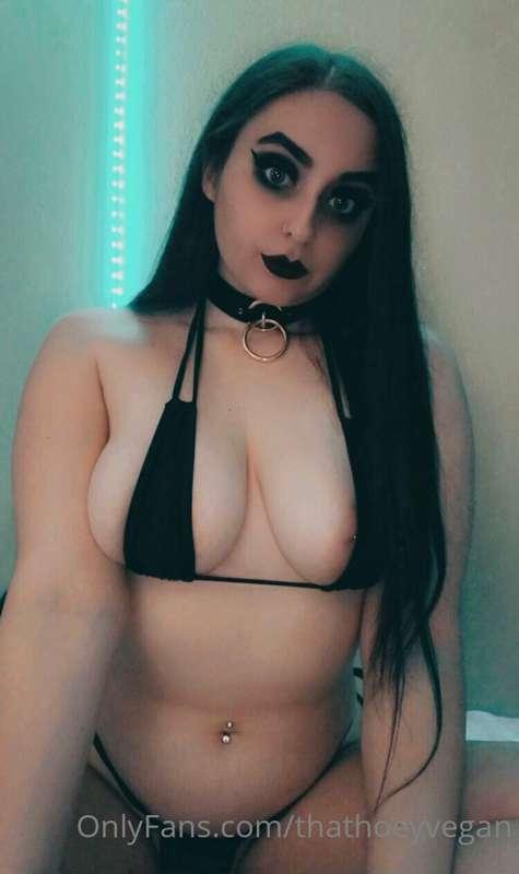 I’d look cuter with your cum on my tits