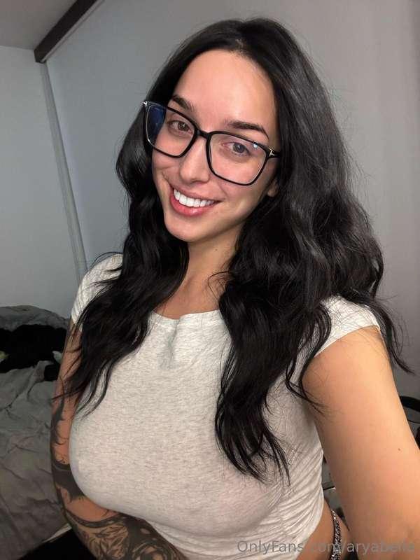 glasses? 🤓😘
