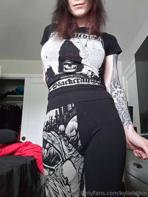 I heard you guys like fit goth girls 🥰 i got inspired to do ..