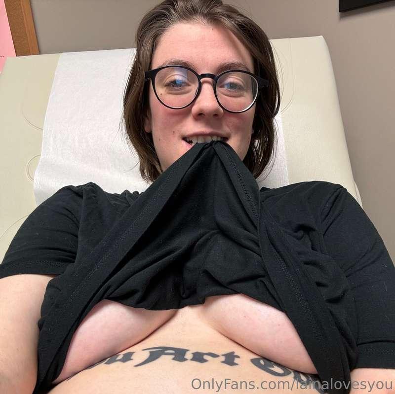 Naughty time at the doctor's... 👀