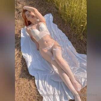 Sexy RED HAIR Chick Feel so lonely today!
🦊_______ @ewa_foxy..