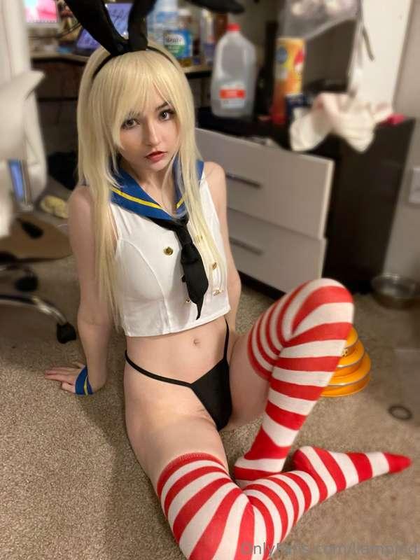 shimakaze!! Just focus on me and not my messy room😅😳