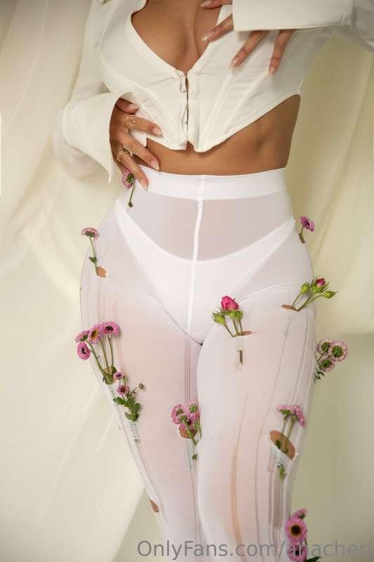 Happy Friday my loves! 🌷 Tip on this post if you want to see..