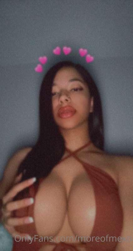 I really like this brown top on me ☺️ What do y’all think?