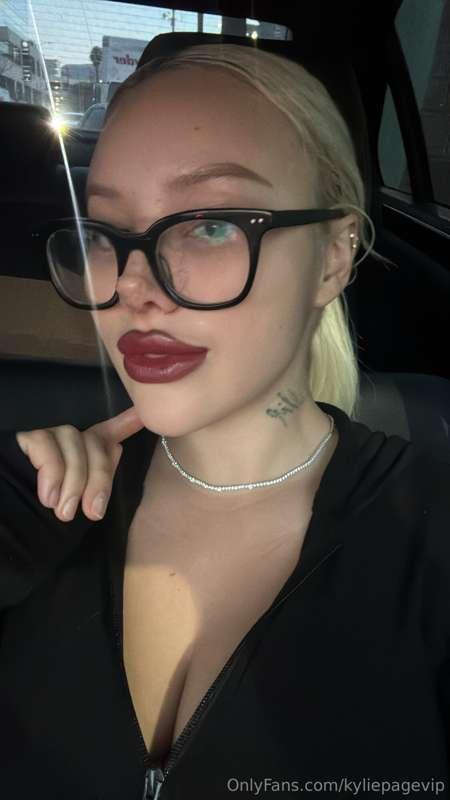 Lips are the first color of the rainbow ring I'm bout to put..