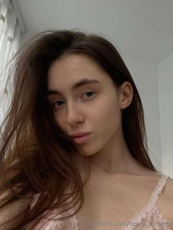 ❤️ONLY FOR 15 SUBS❤️
Just turned 18 yo cutie created secret ..