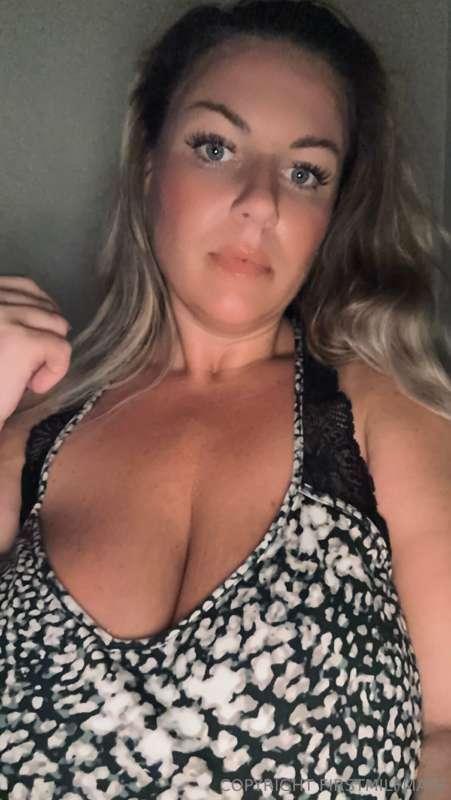 Happy MILF MOMDAY!!
xoxo🖤🖤