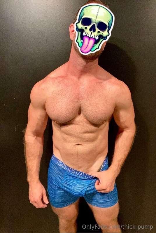 Happy Halloween 🎃 👻 I’m handing out orgasms today 😈 
