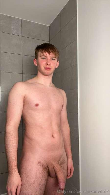 I think my dick gets longer when wet 🍆 💦 