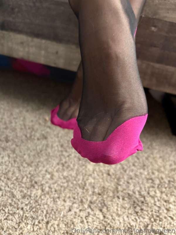 mrs_footjobqueen image #14