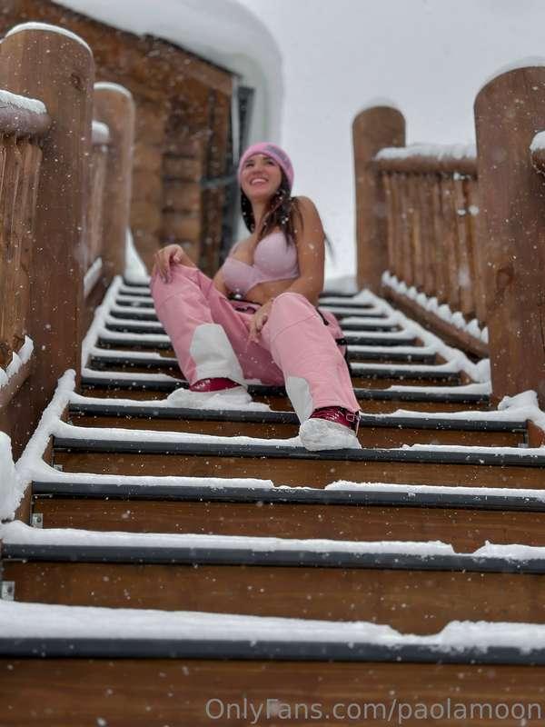 If you were stuck in a cozy cabin in the snow with your me, ..