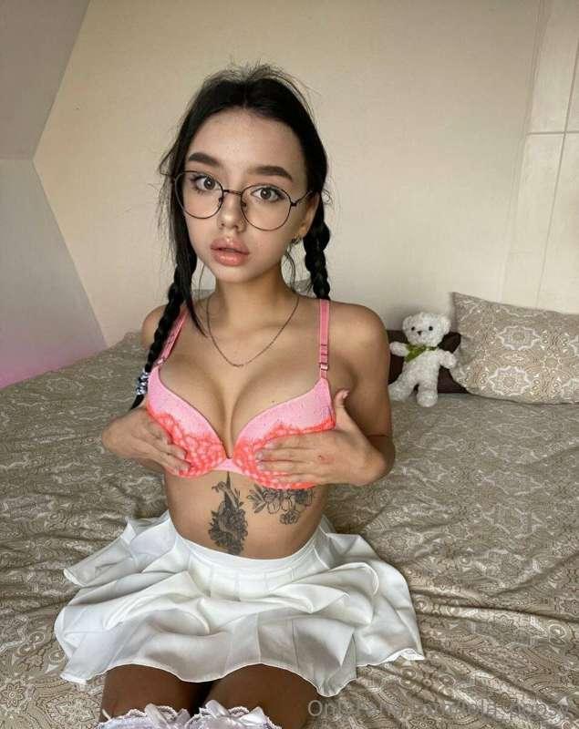 COLLEGE BAE @sexy.yunno 🤍

SHE LOVES PLAYING WITH HER LITTLE..