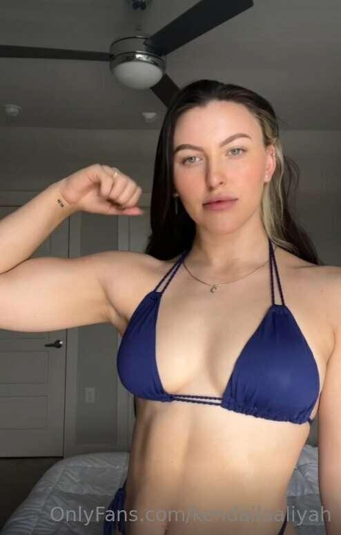 Flexing my muscles in my favorite thing to do! 😇