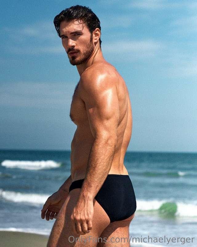 Thinking about some sex on a beach rn