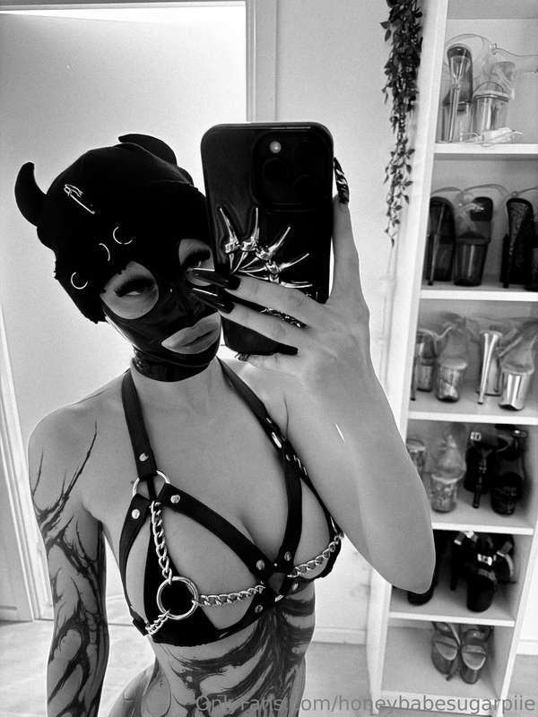 😈