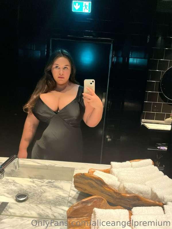 Is my dress cute? I wasn't wearing underwear 🤫