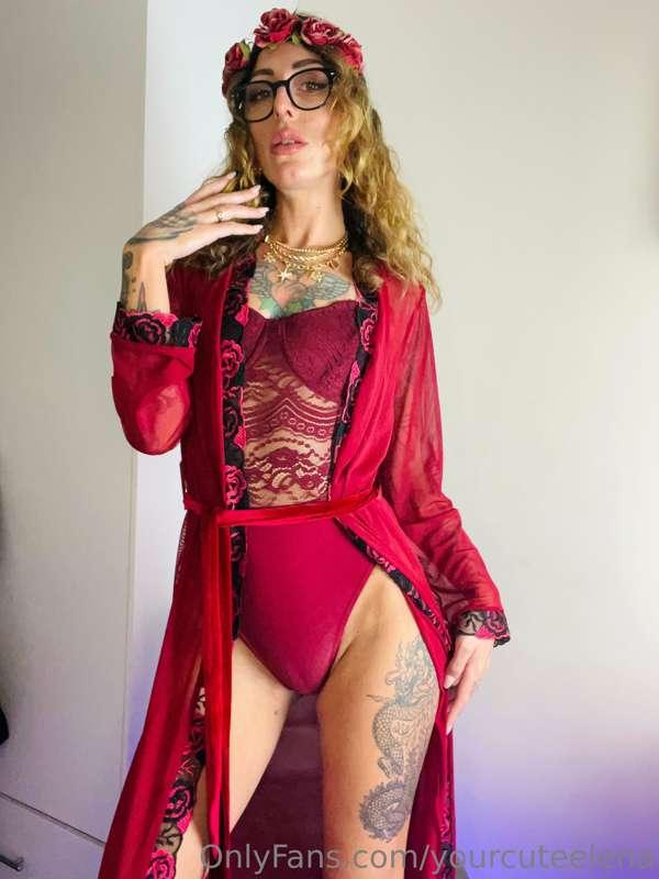 red is a colour created for goddesses ❤️