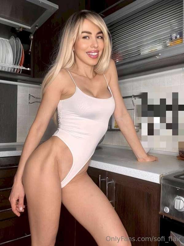 She's waiting for you👉🔥@monika_m 🔥Sexy @monika_m with big ti..