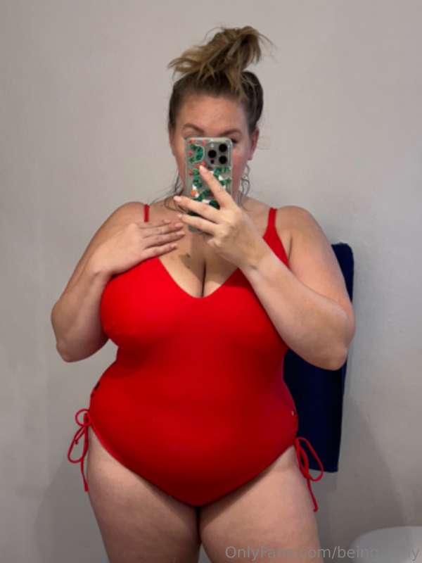 Reds my colour right? $5 tip gets the ♥️ removed 😘