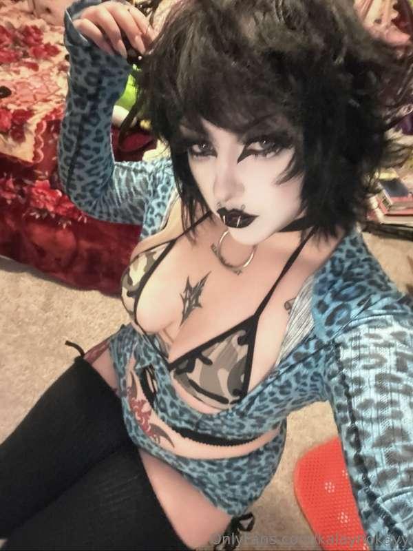 I want your hands all over me 😈