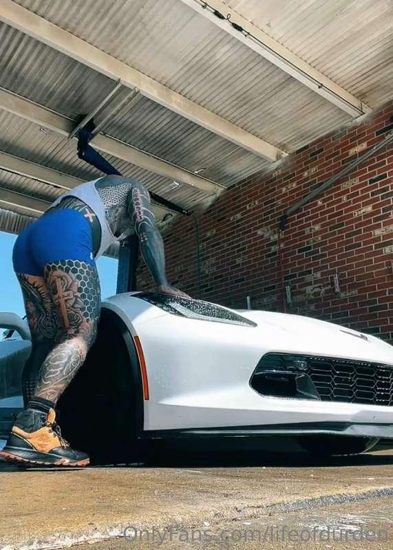 When it’s 85 u wash ur car 🚗 🧽 ☀️ 
I love this time of year ..