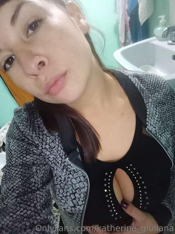 Visiting my mother, someone boring like me?🥳🥳