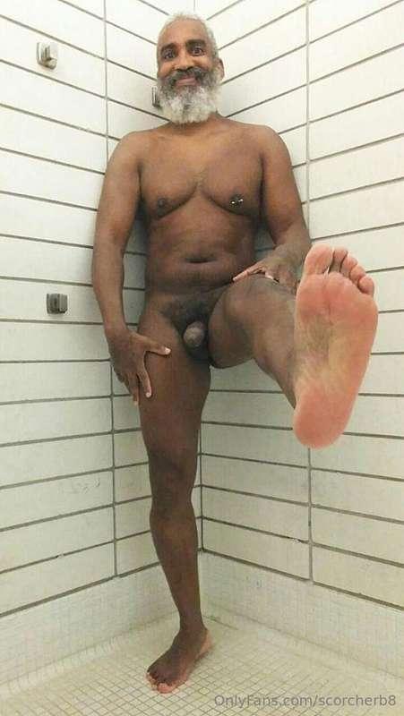 Foot Fetish Friday!#beard #musculardaddy #gay #feet #gaycrui..