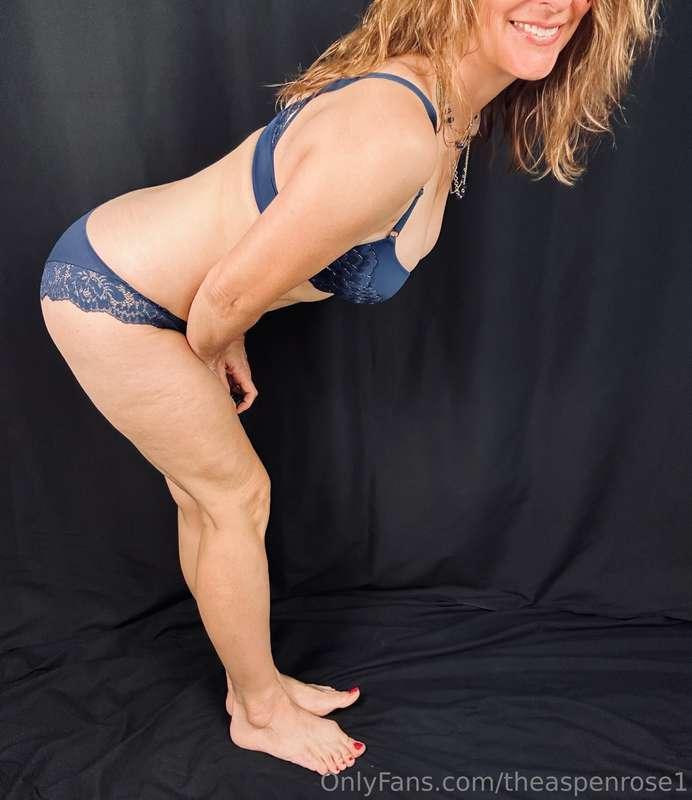 I know some of you would love to bend me over like this. And..