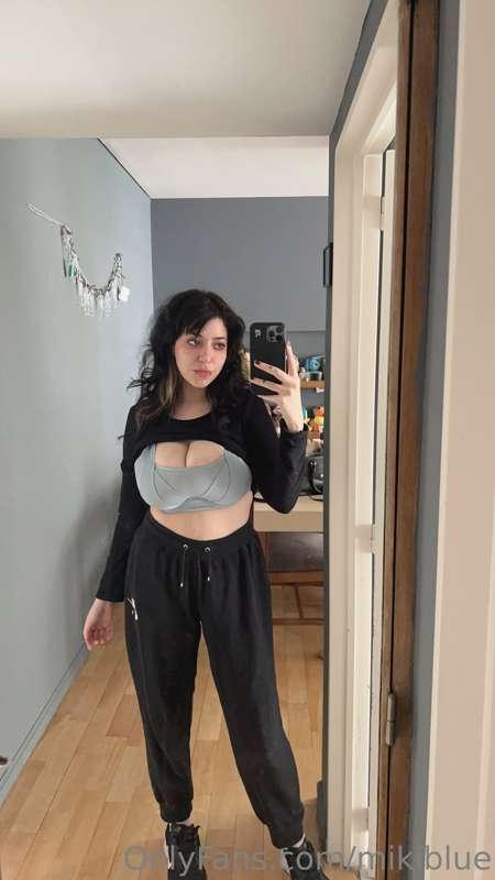 should i take more mirror selfies yes or yes?