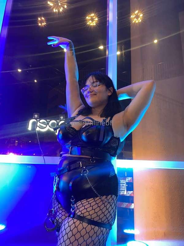 would you dance with me? 🖤