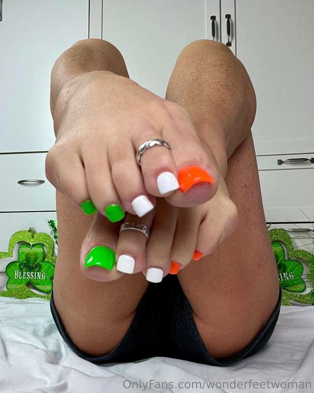 Suckable toes 