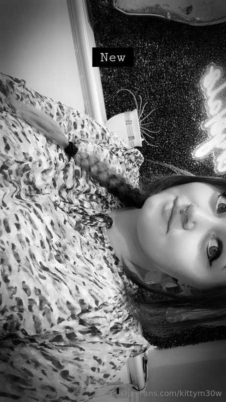 Someone entertain me 💕