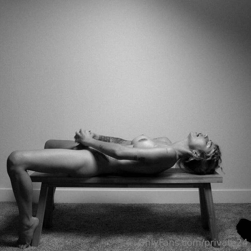 In a very sensual moment... 💋💋💋💋