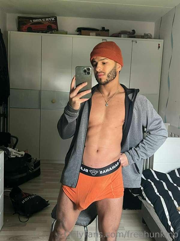Like what you see?👀😈  

Subscribe to my VIP @hunkmo  for the..