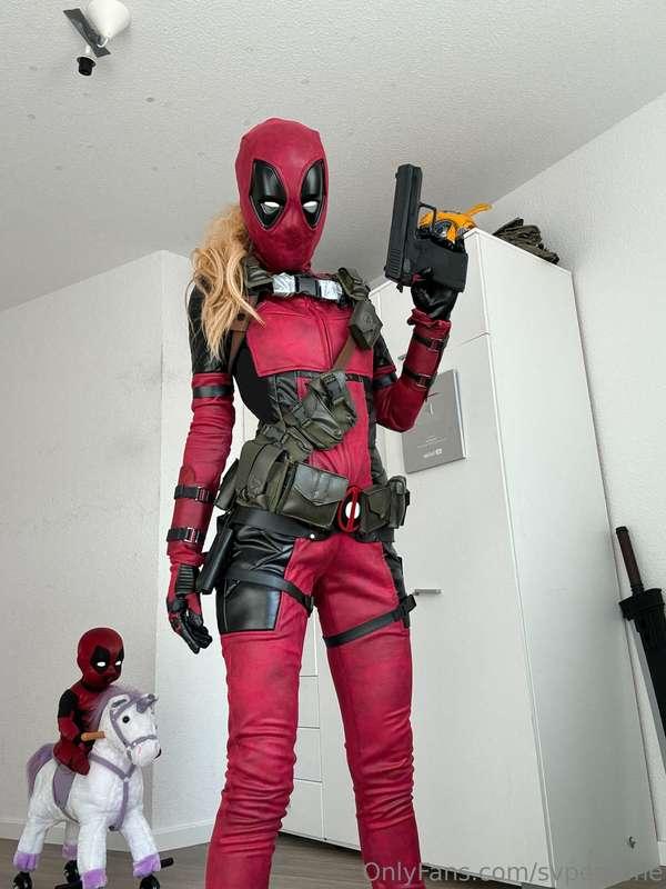 Lady Deadpool wishes you a good morning❤️ its my new cosplay..