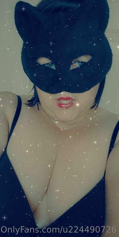 Feeling like a horny kitty cat this morning. X