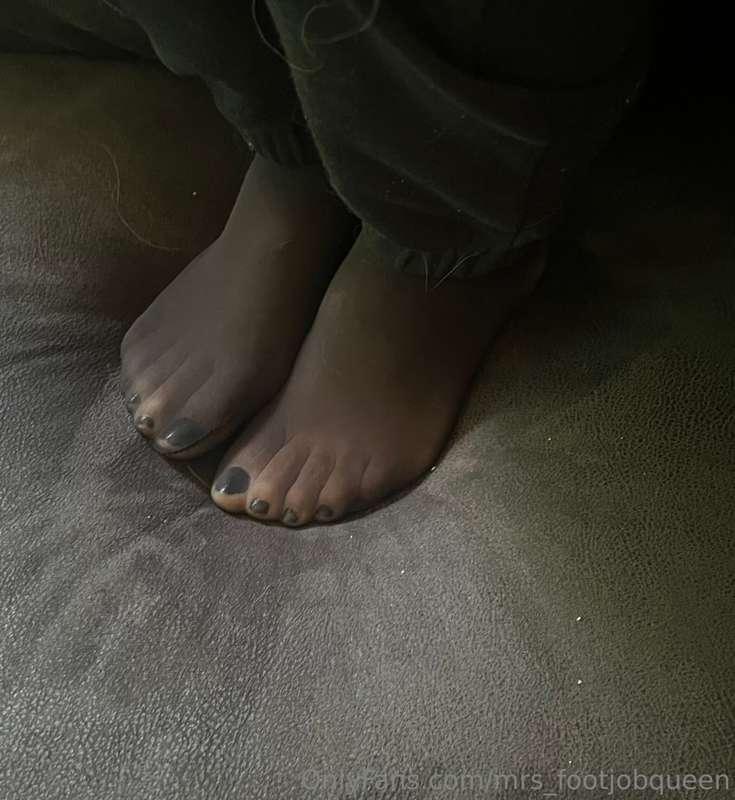 mrs_footjobqueen image #6