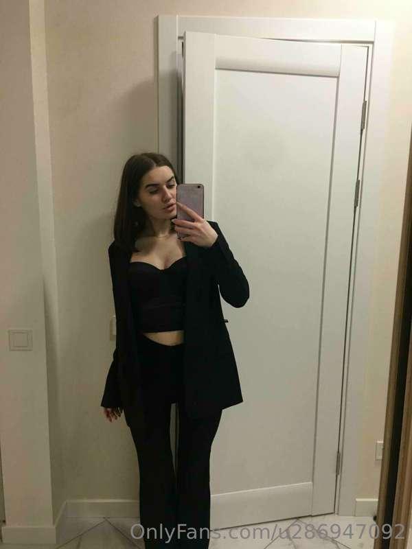 In fact, life is simple, but we persistently complicate it✨✨..