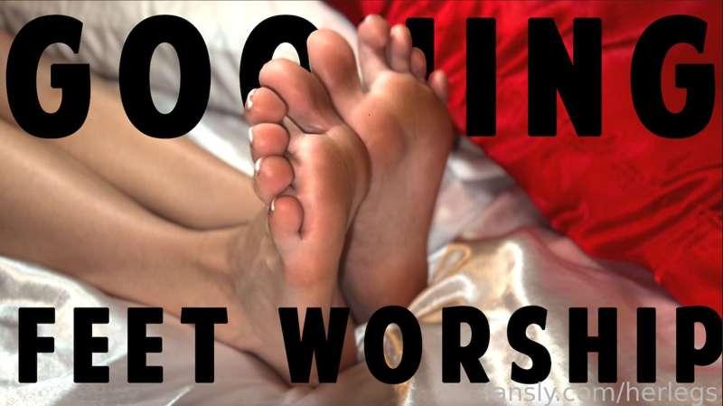 This gooning session is perfect for those of you that are either obsessed with my uncensored feet.... or caged, eager to hump a pillow 😈.... maybe you are both... it wouldn't surprise me losers 🔐...

Mesmerizing Gooning guided session.... edge to my feet while you goon and hump a pillow... like a pathetic brainless beta cuck. 

#fyp #mesmerizing #feetworship #femdom 