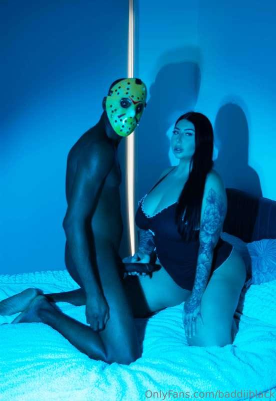 😈