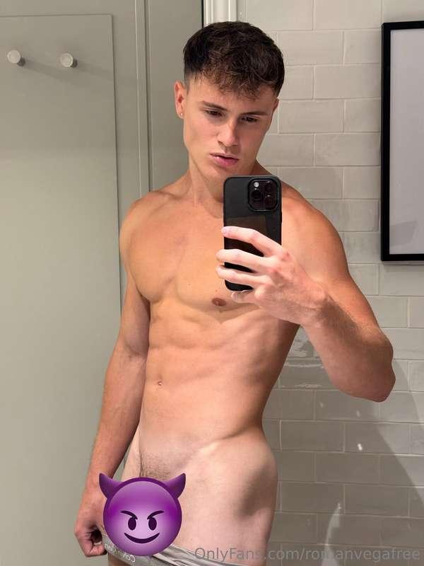 See this uncovered version on my VIP 💦👉 @romanvegas 