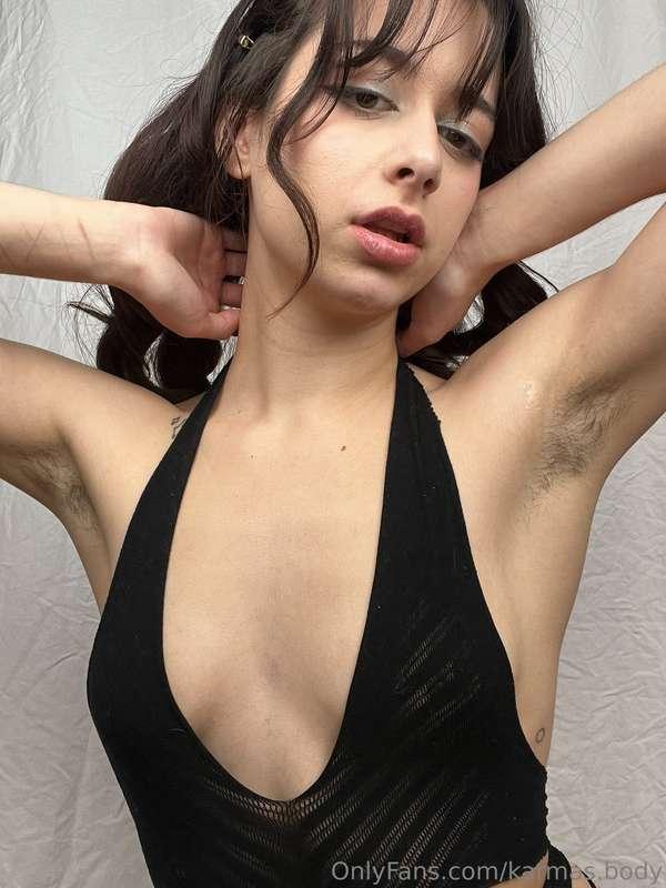 Worship my armpits for a special treat tonight 💦